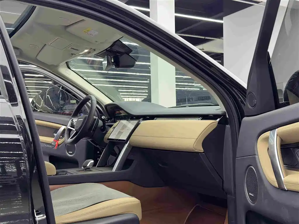 Land Rover Discovery Sport — фото 10