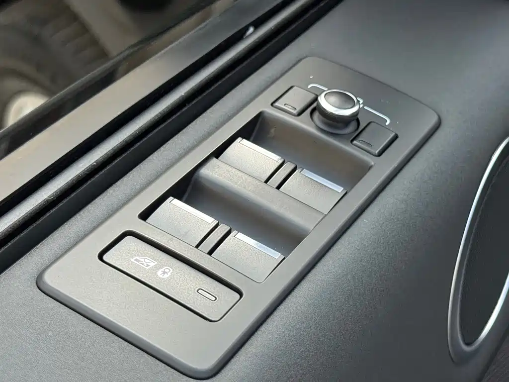 Land Rover Discovery — фото 13