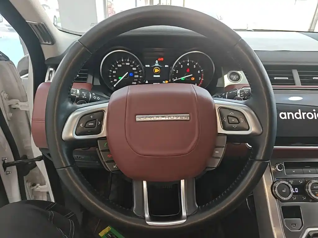 Land Rover Evoque — фото 11