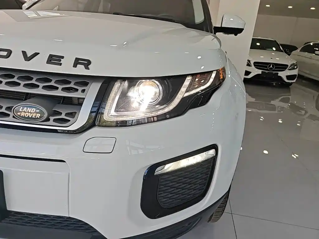 Land Rover Evoque — фото 24