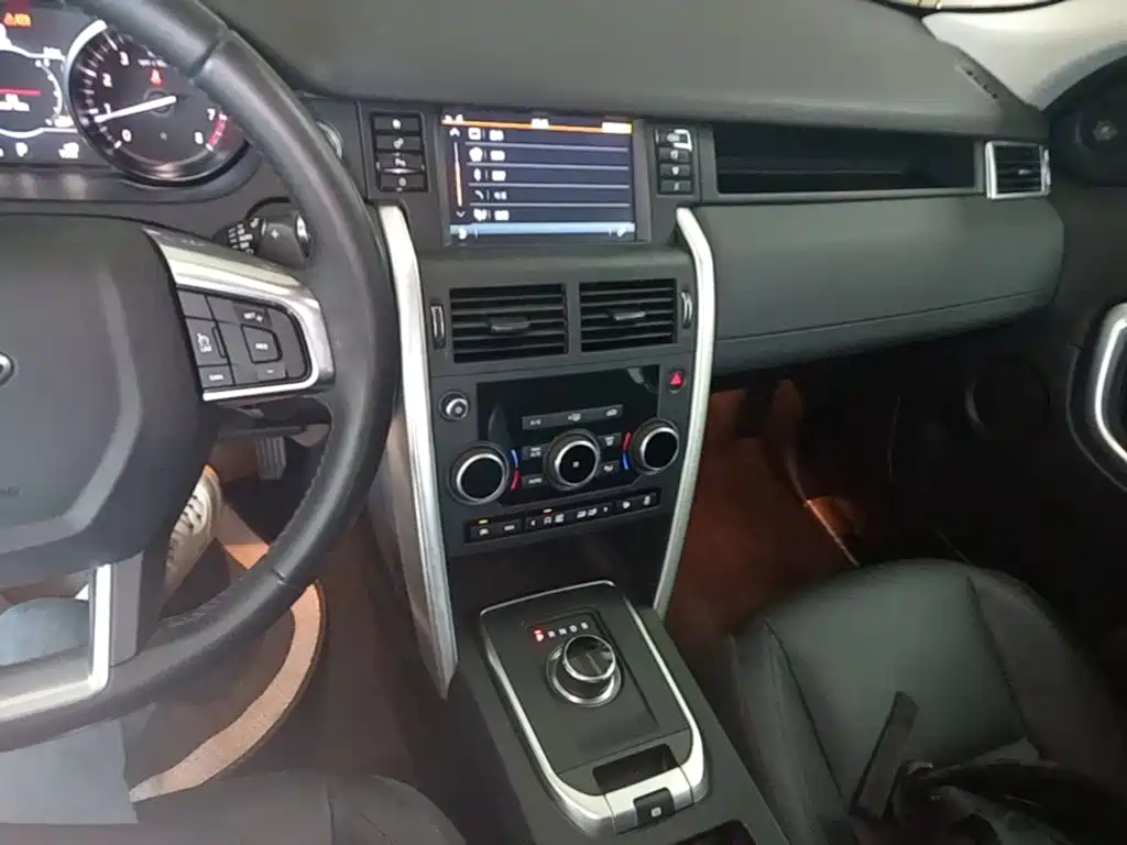 Land Rover Discovery Sport — фото 13