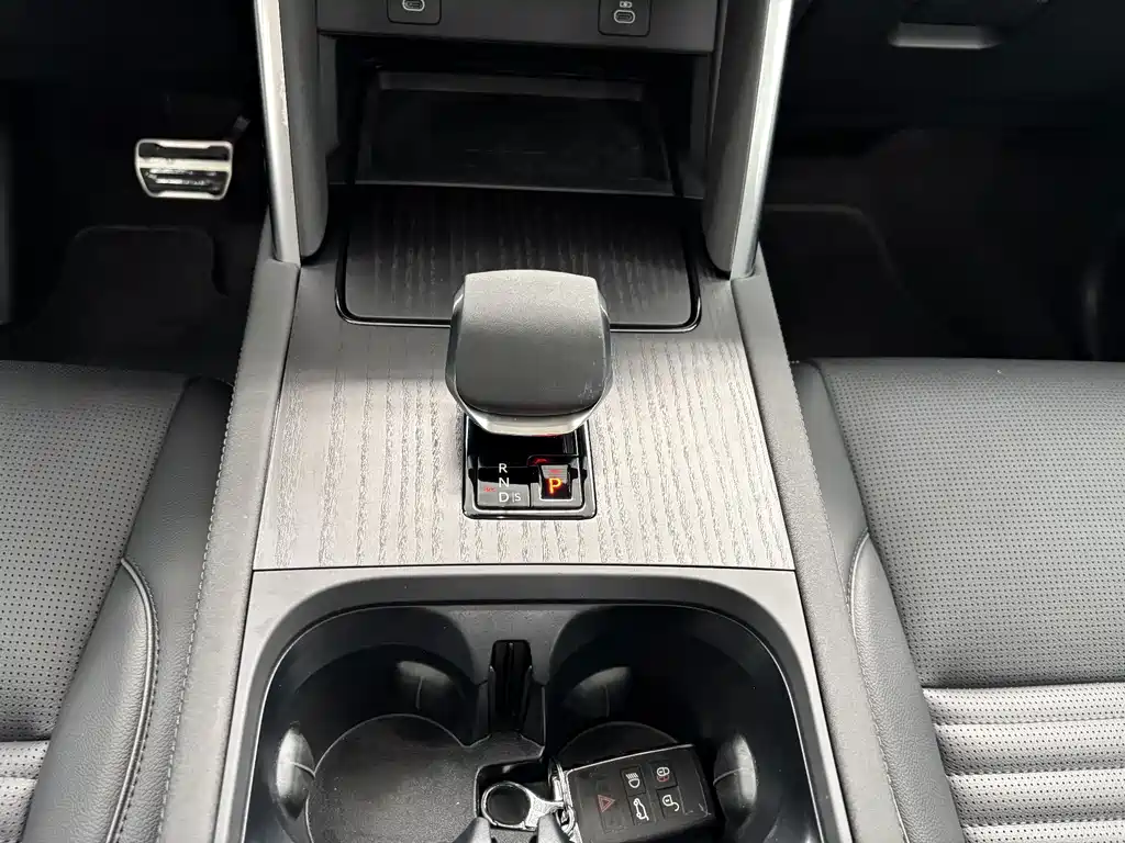 Land Rover Discovery Sport — фото 19