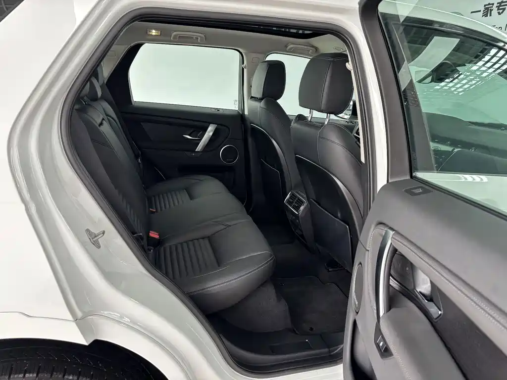 Land Rover Discovery Sport — фото 24