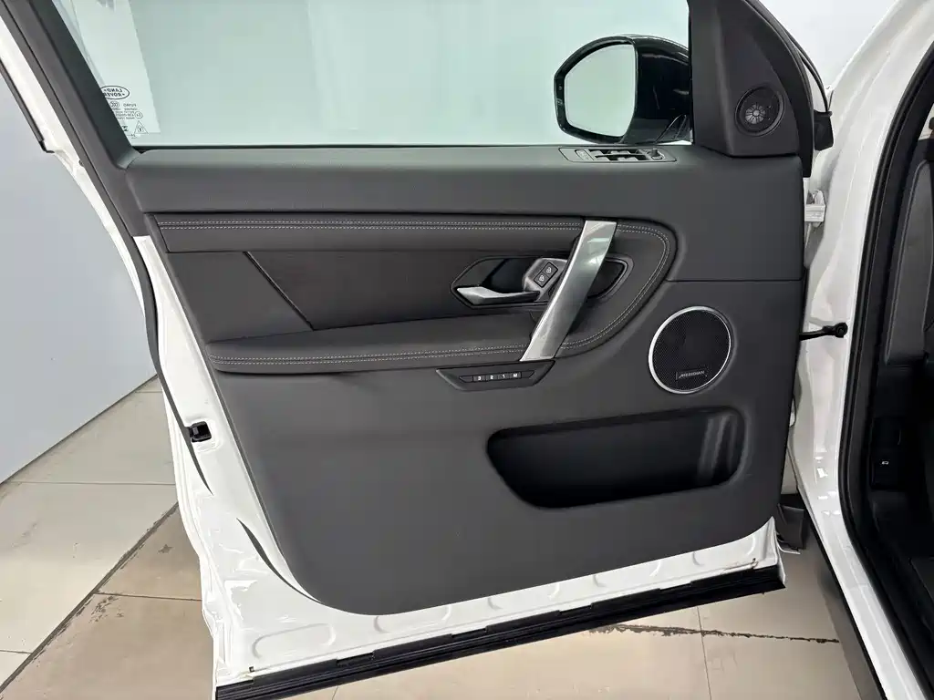 Land Rover Discovery Sport — фото 10