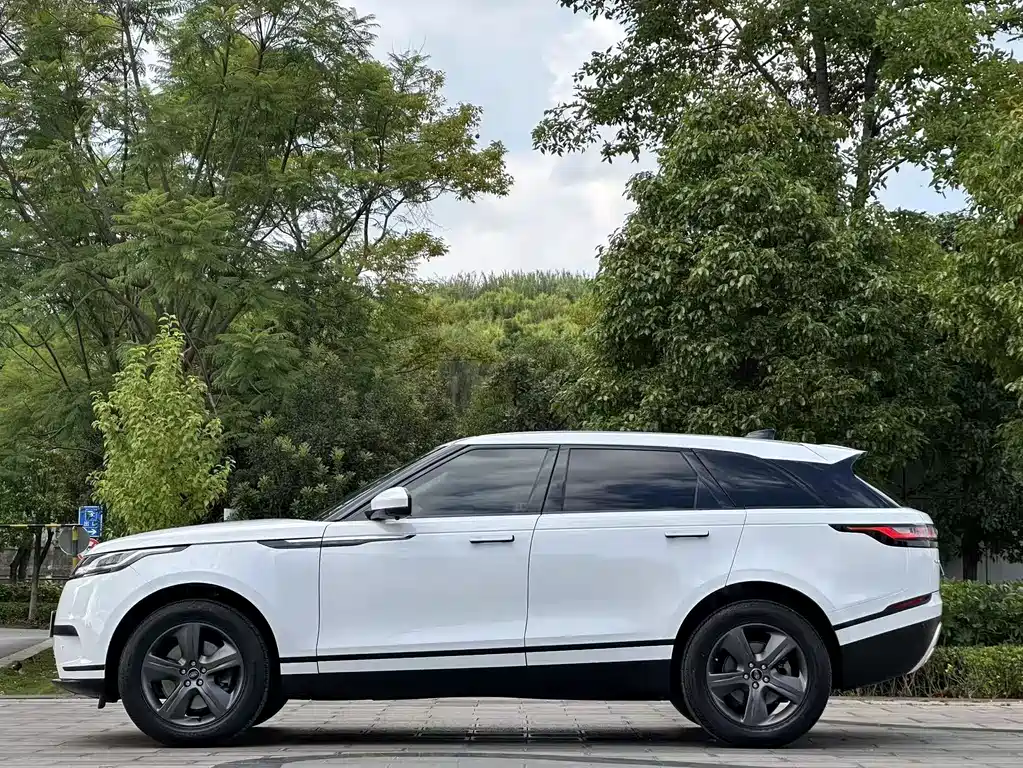 Land Rover Velar — фото 10