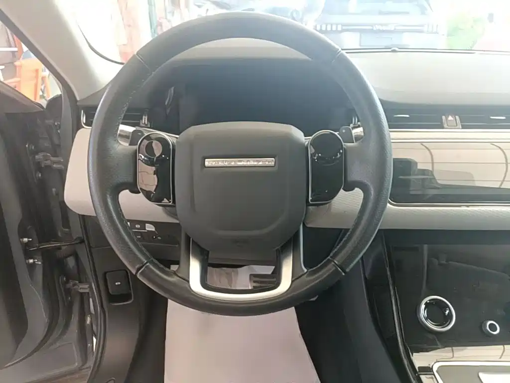 Land Rover Evoque — фото 11