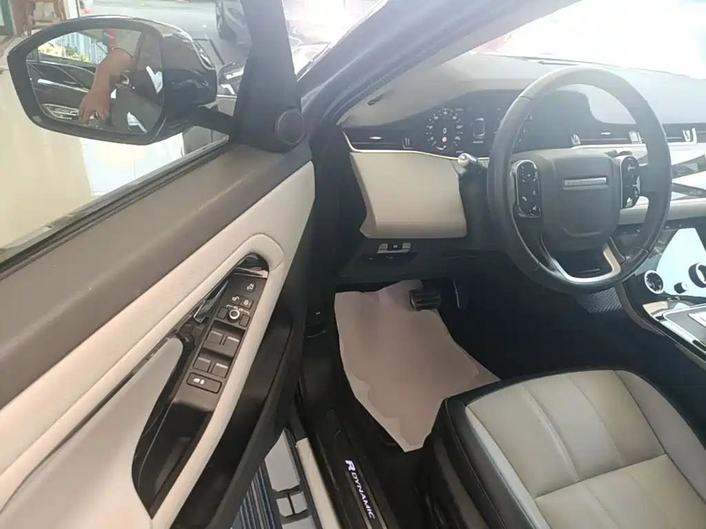 Land Rover Evoque — фото 16
