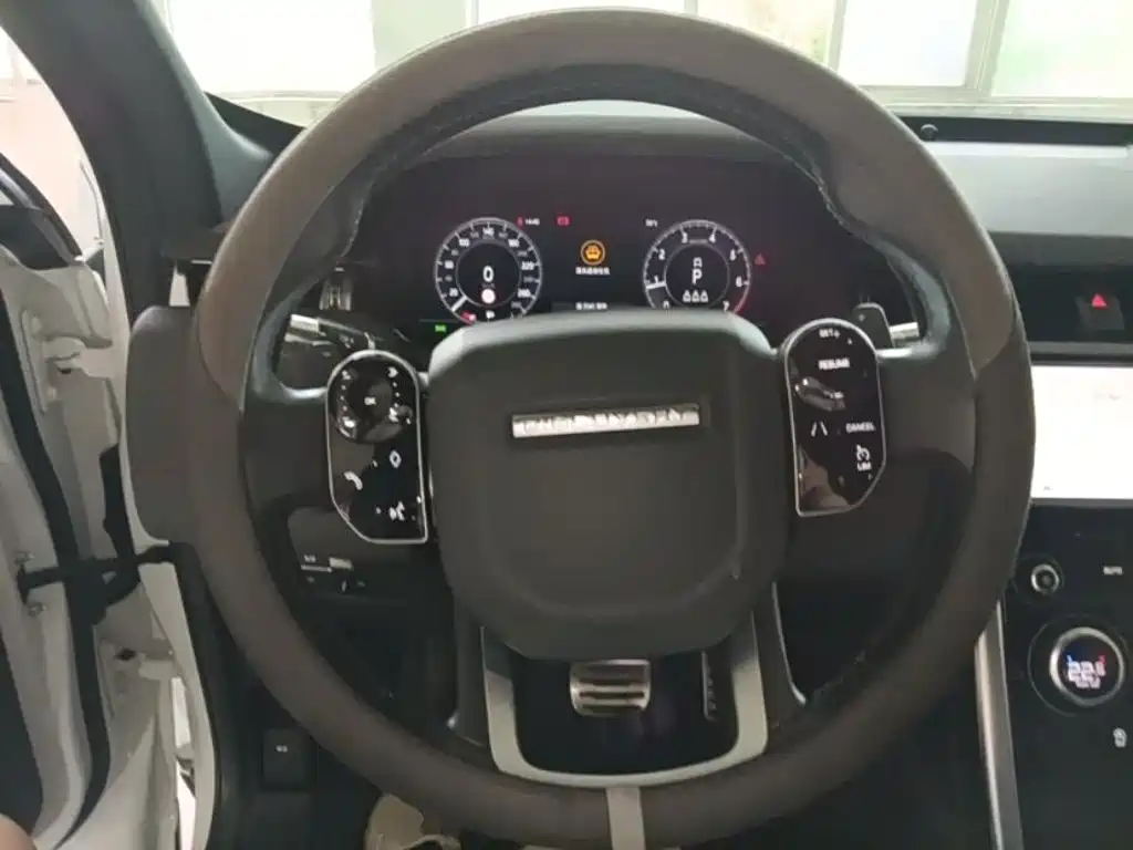 Land Rover Discovery Sport — фото 11