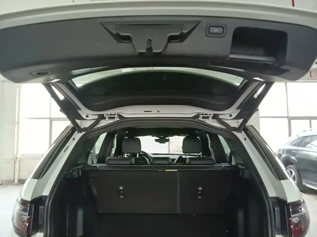 Land Rover Discovery Sport — фото 19