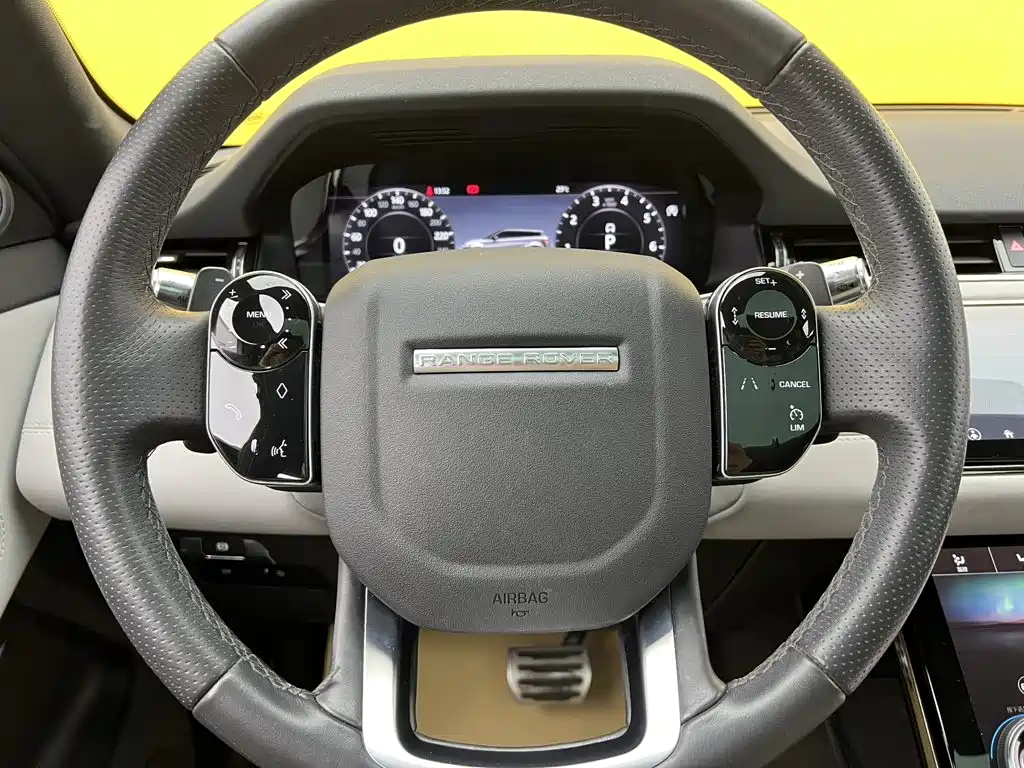 Land Rover Evoque — фото 18