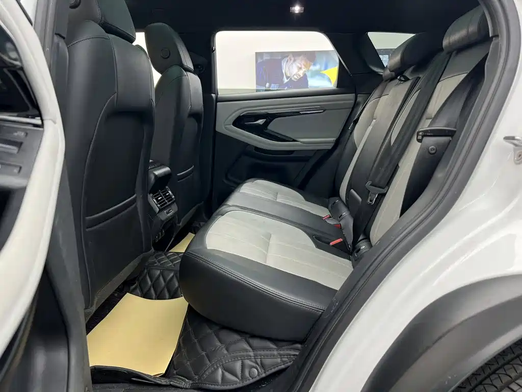Land Rover Evoque — фото 23