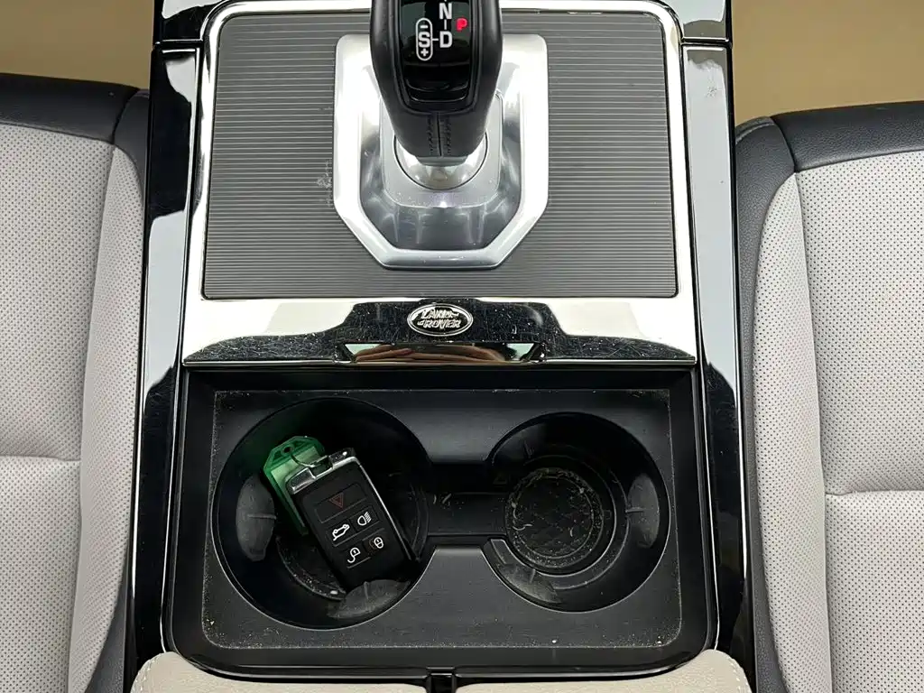 Land Rover Evoque — фото 24