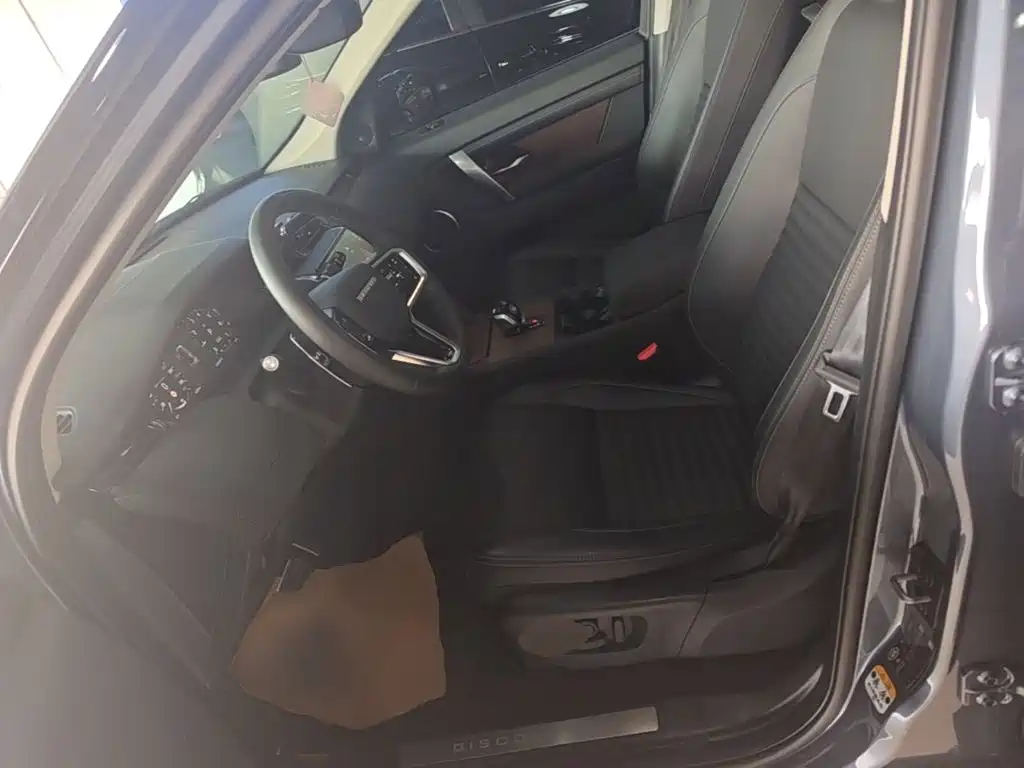 Land Rover Discovery Sport — фото 15