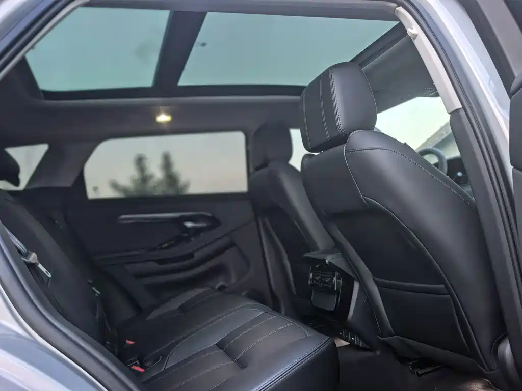 Land Rover Evoque — фото 15