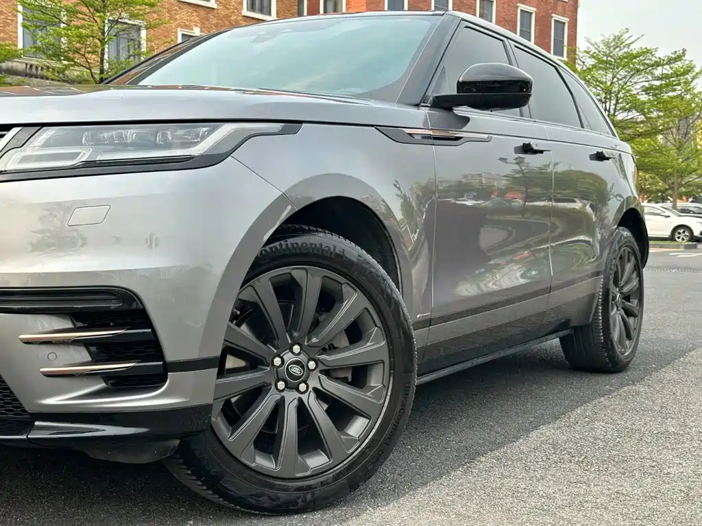 Land Rover Velar — фото 11