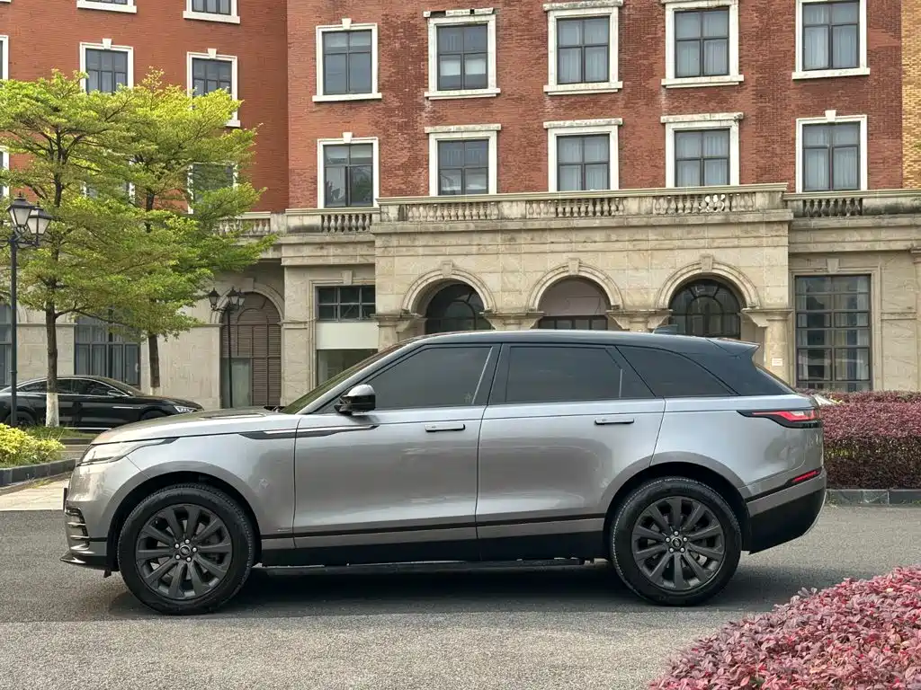Land Rover Velar — фото 13