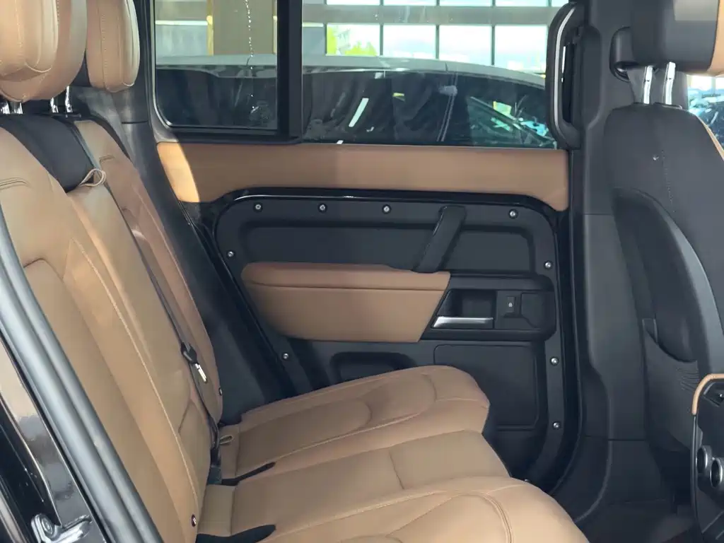 Land Rover Defender — фото 14