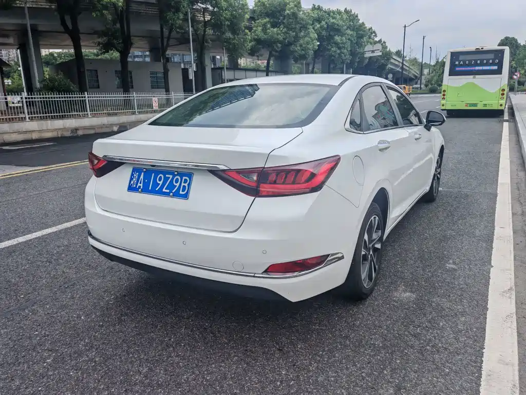 BAIC U7 — фото 9