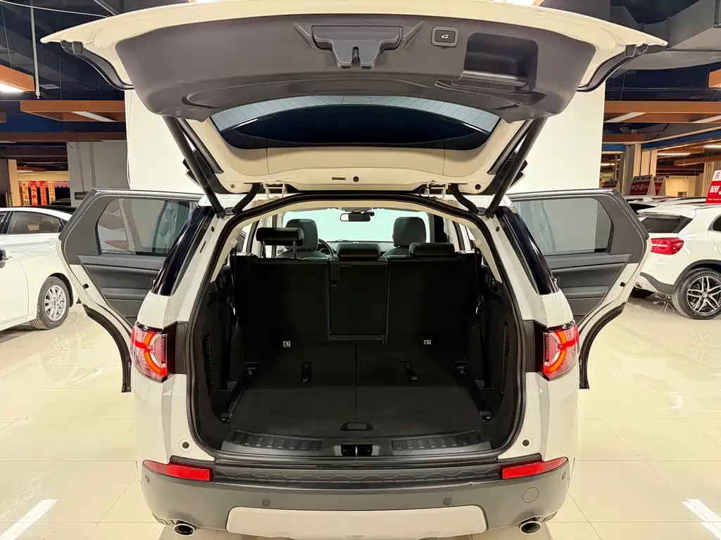 Land Rover Discovery Sport — фото 16
