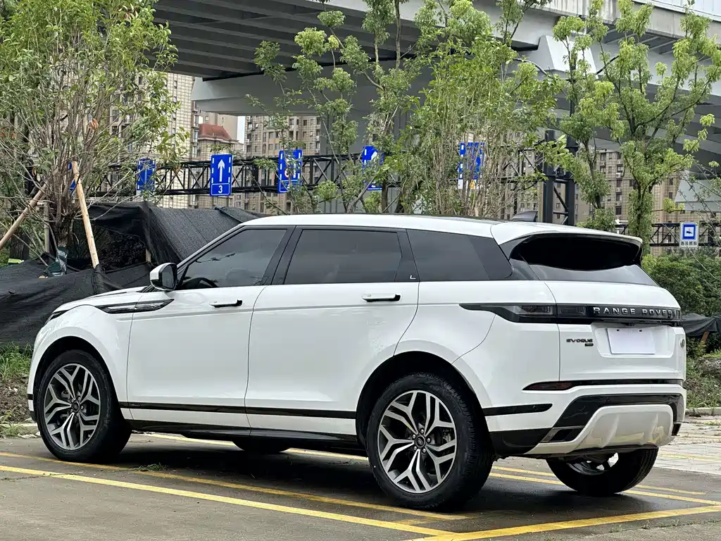 Land Rover Evoque — фото 16