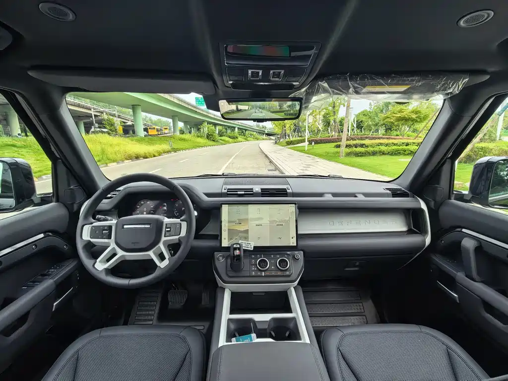 Land Rover Defender — фото 11