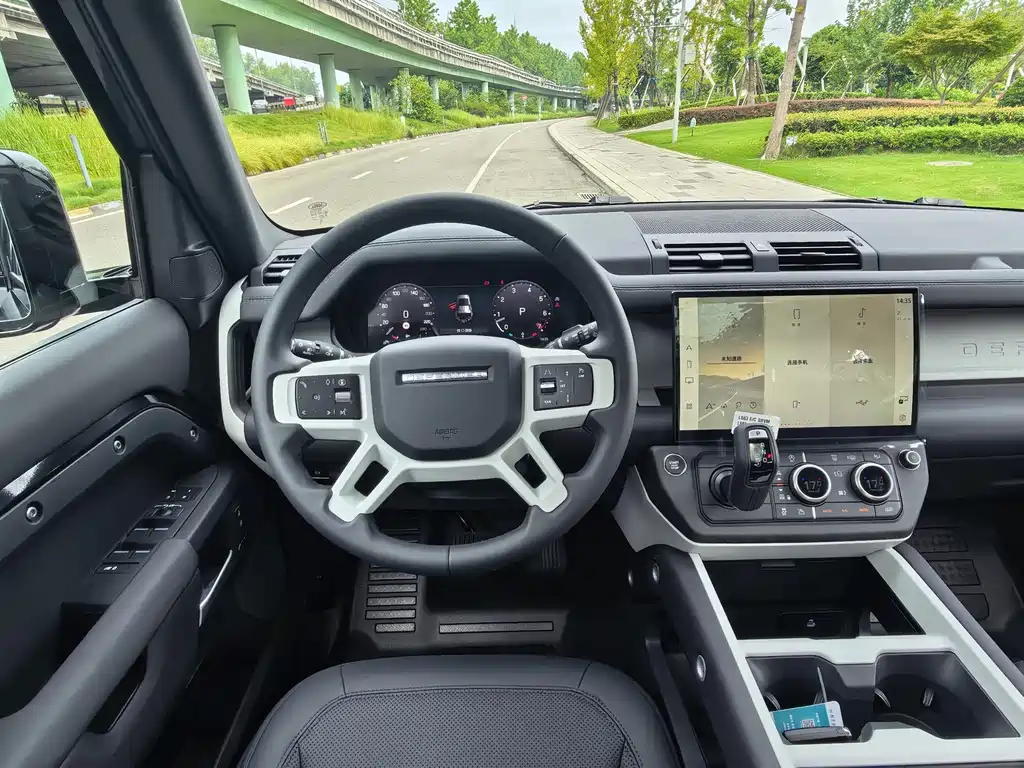 Land Rover Defender — фото 9