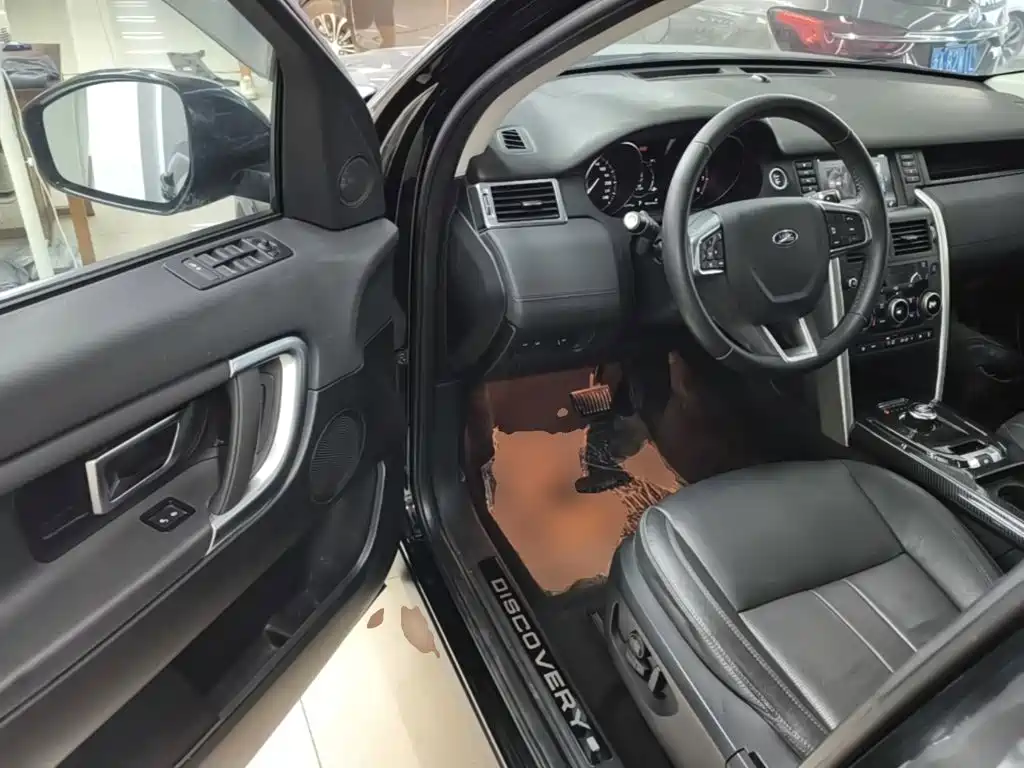Land Rover Discovery Sport — фото 16