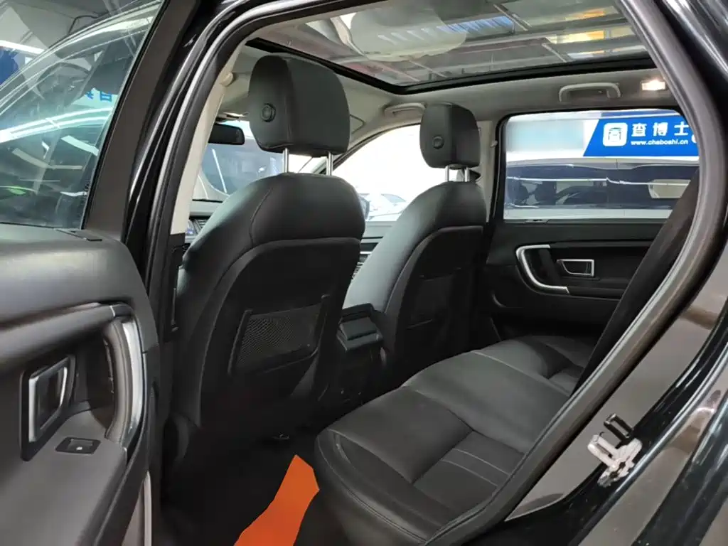 Land Rover Discovery Sport — фото 17