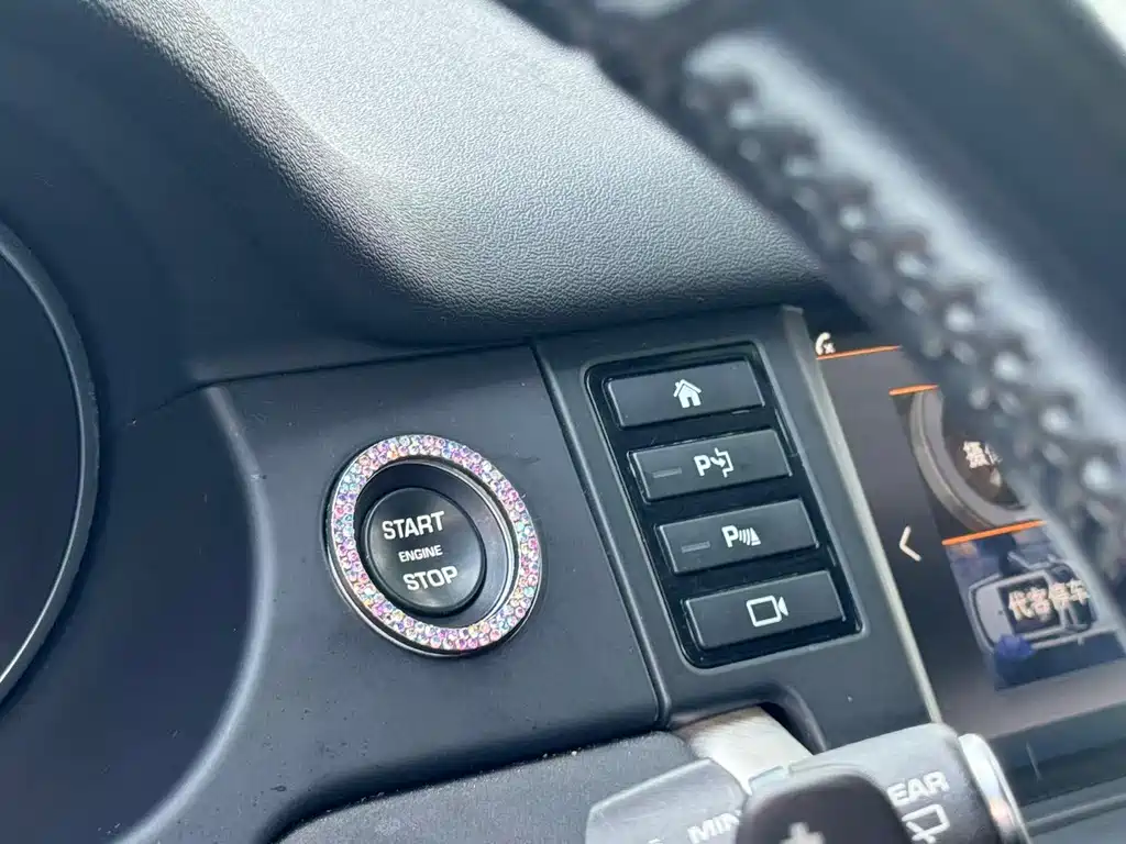 Land Rover Discovery Sport — фото 15