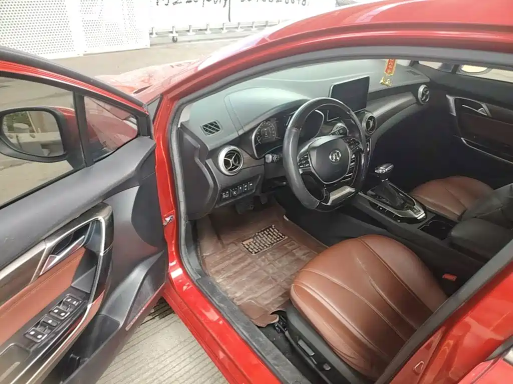 BAIC Senova D50 — фото 16