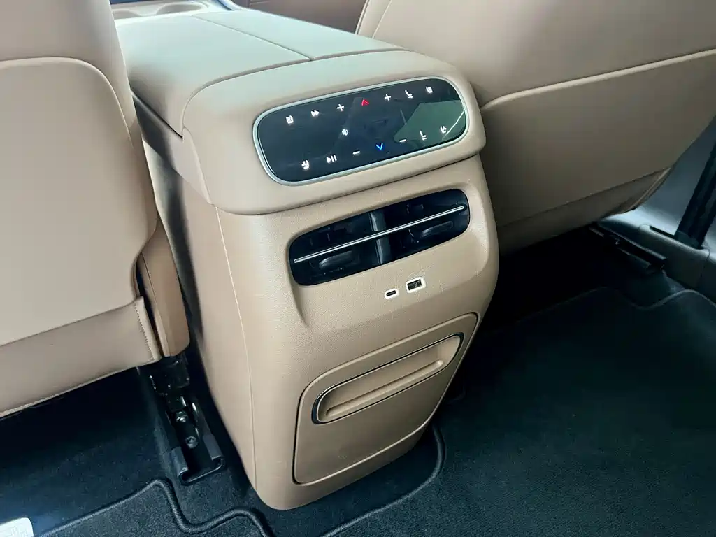 Leapmotor Leapmotor C11 — фото 20