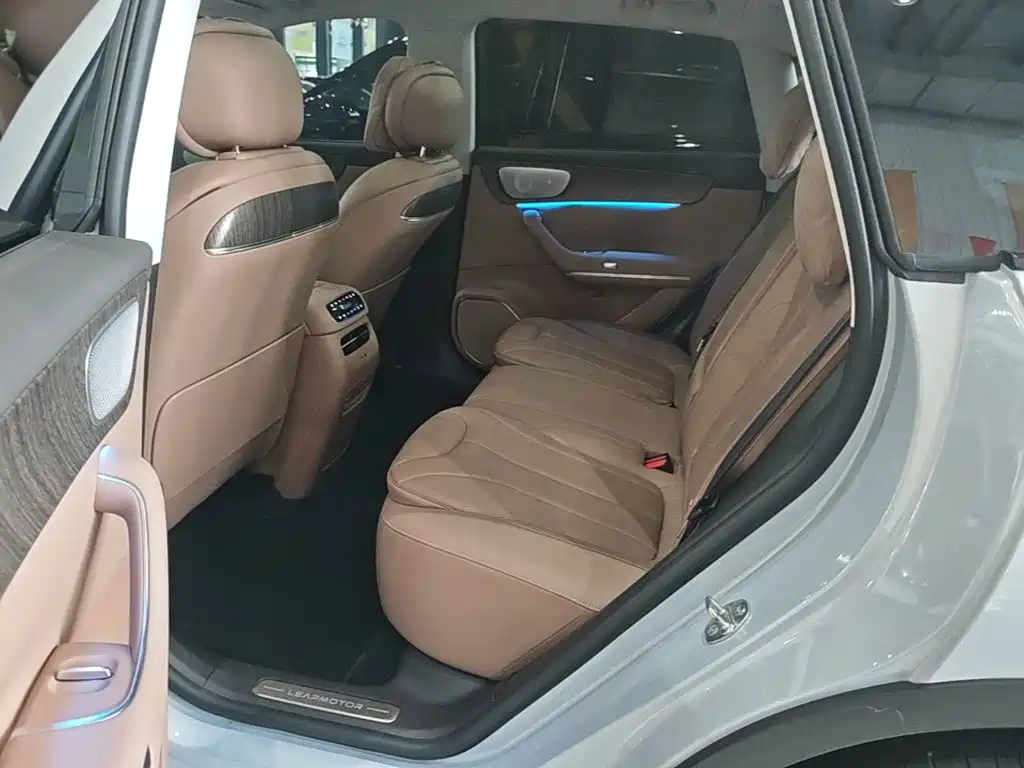 Leapmotor Leapmotor C11 — фото 17