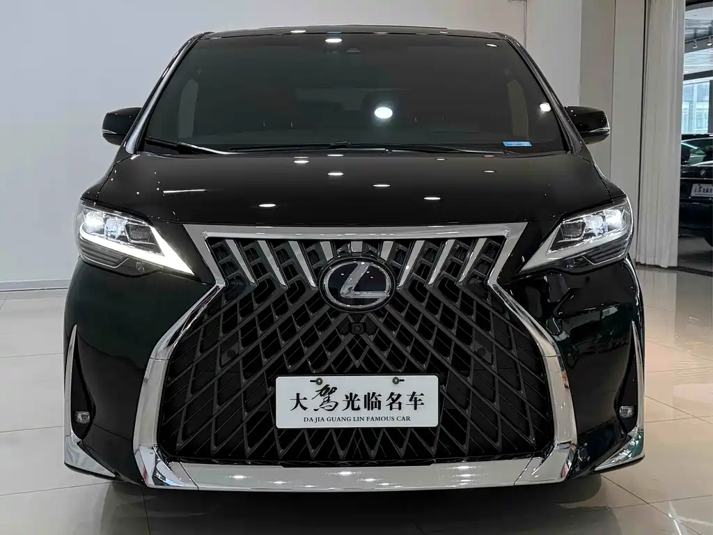 Lexus LM — фото 2