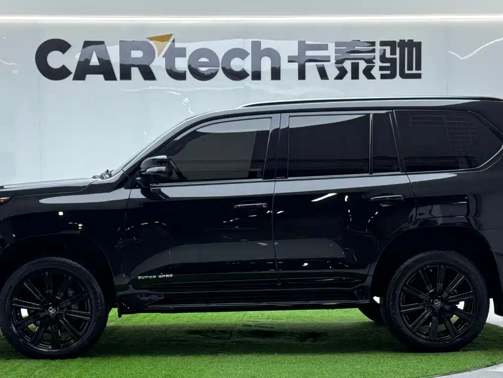 Lexus LX — фото 2