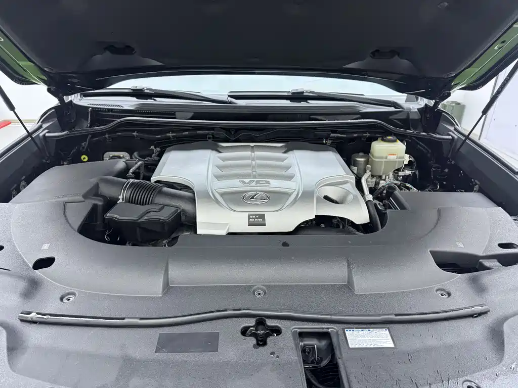 Lexus LX — фото 15
