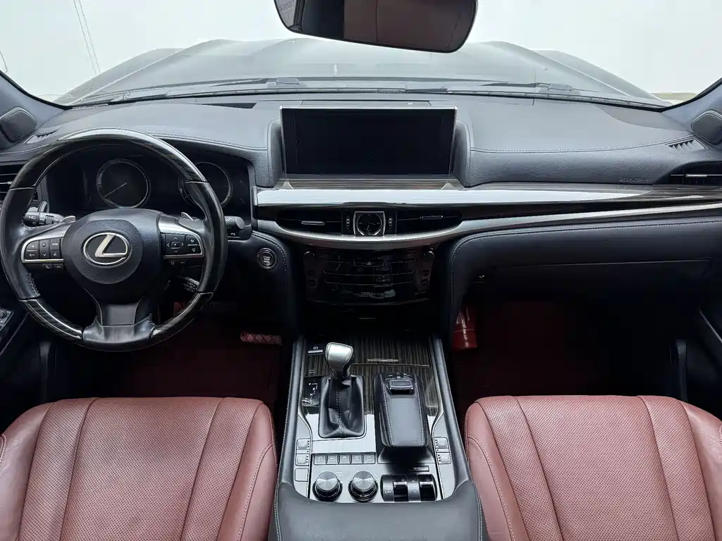 Lexus LX — фото 19