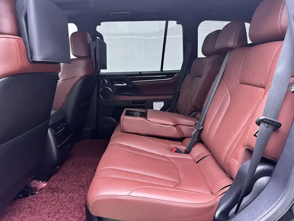 Lexus LX — фото 20