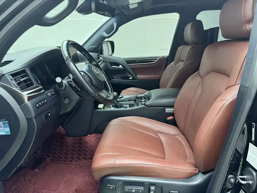 Lexus LX — фото 21