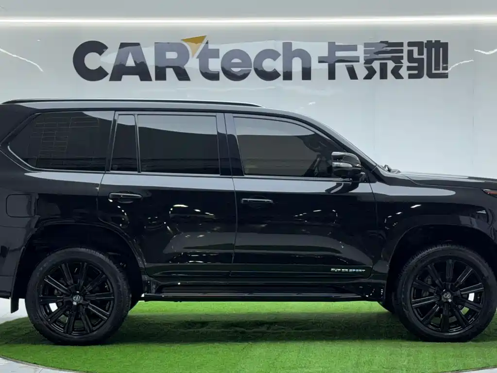 Lexus LX — фото 4