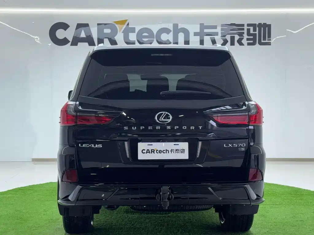 Lexus LX — фото 6