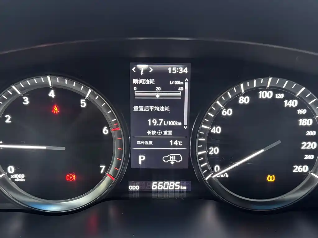 Lexus LX — фото 10