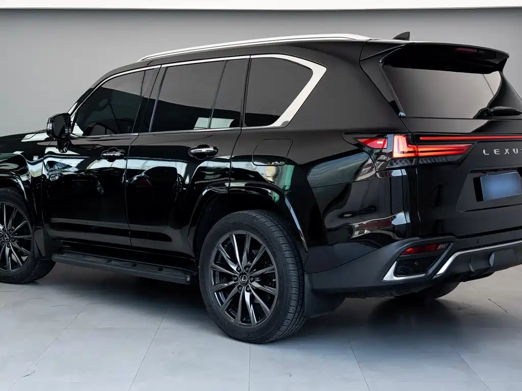 Lexus LX — фото 19