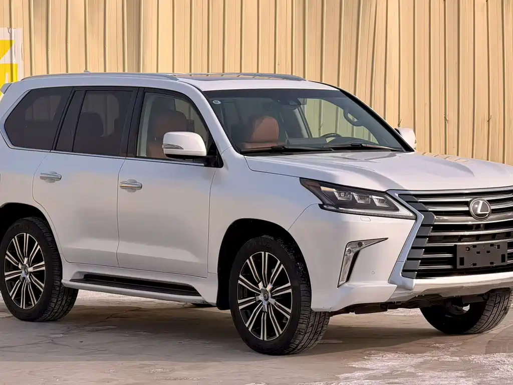 Lexus LX — фото 3