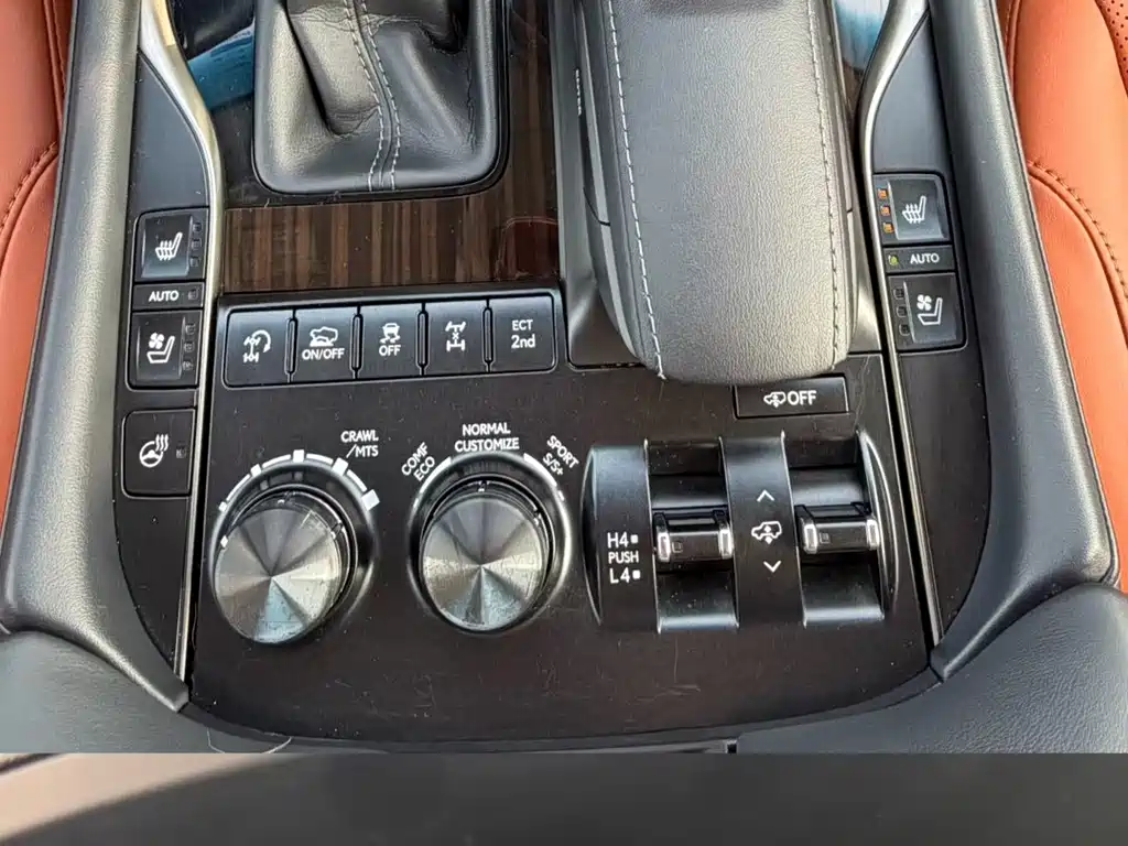 Lexus LX — фото 5