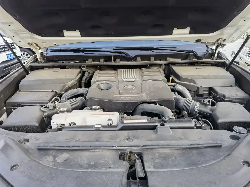 Lexus LX — фото 14