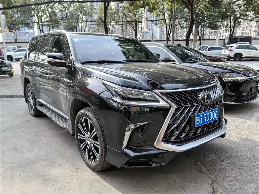 Lexus LX — фото 2