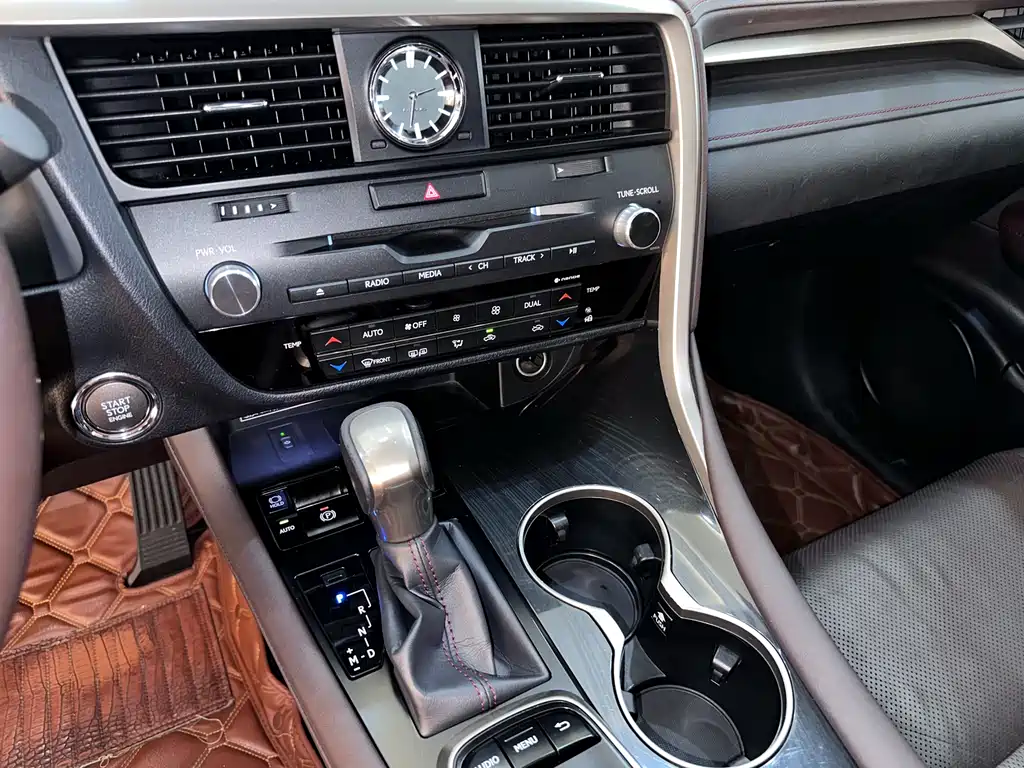Lexus RX — фото 11