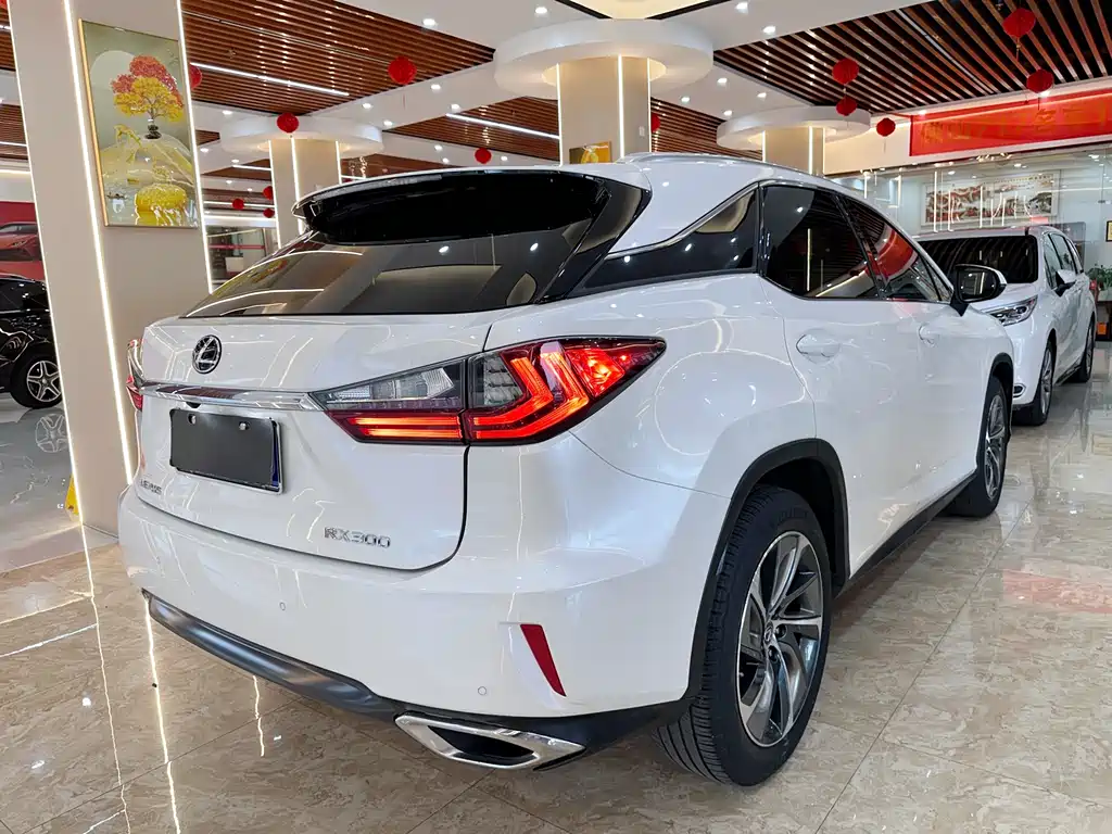 Lexus RX — фото 4