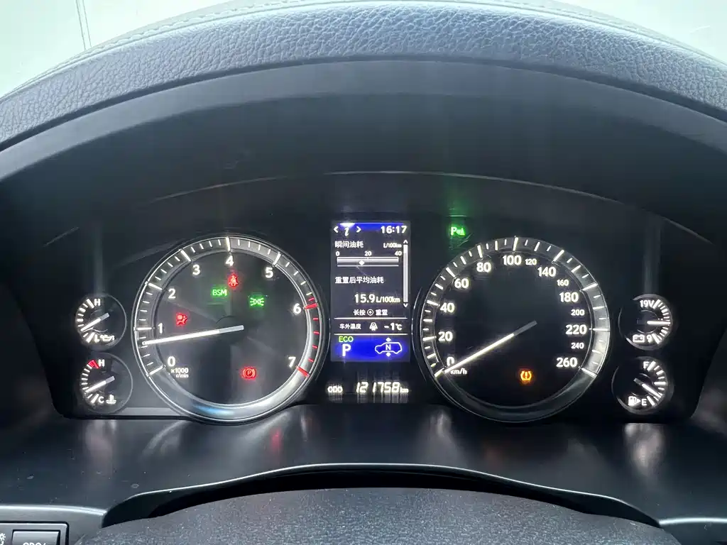 Lexus LX — фото 15