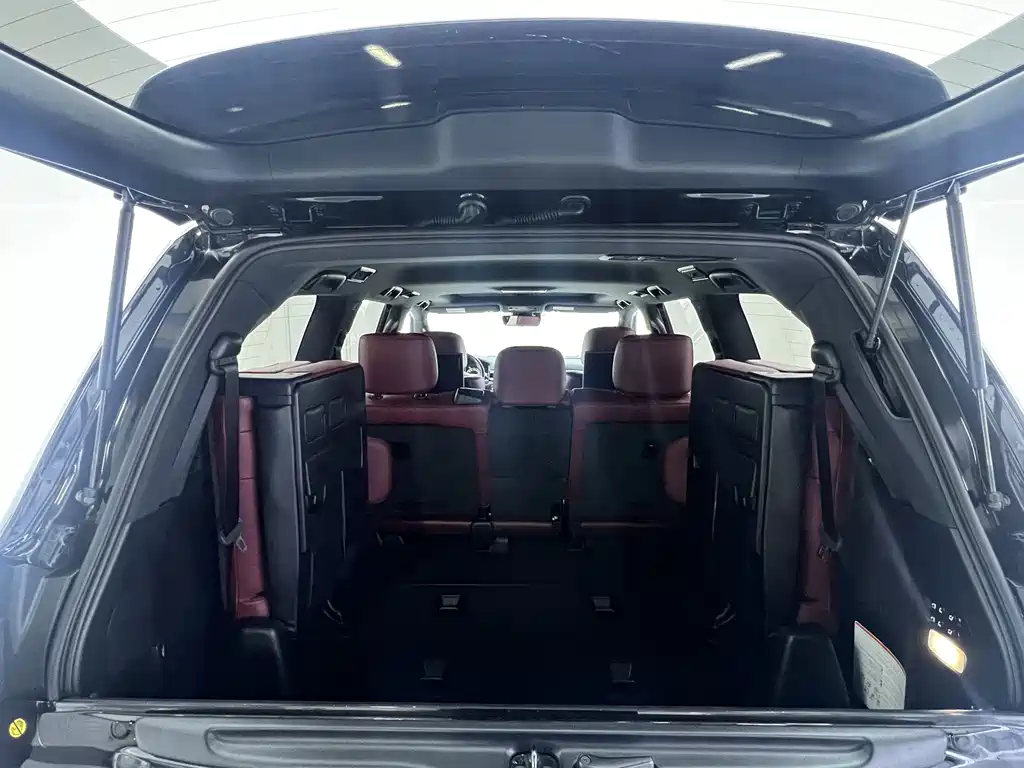 Lexus LX — фото 28